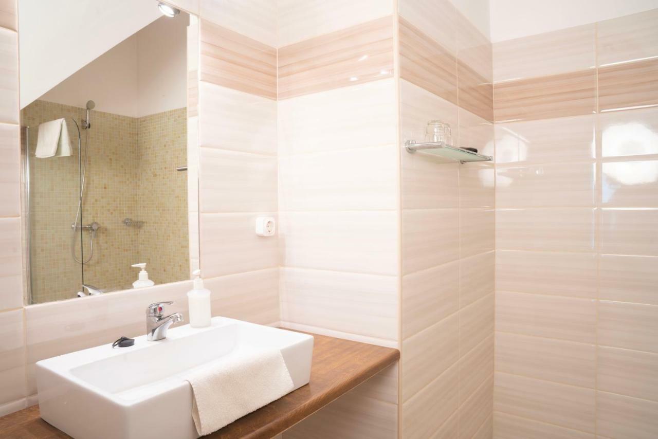 Hotel Szent István Eger Esterno foto